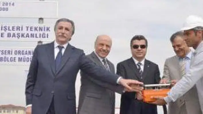VALİ DÜZGÜN: &quotARTIK BEYİN GÖÇÜ ÜLKEMİZE OLUYOR"