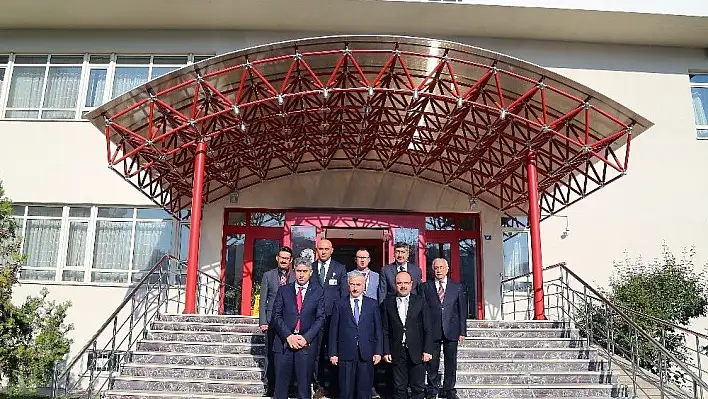 Vali Kamçı'dan Okul Ziyaretleri
