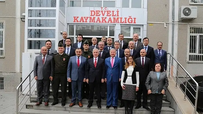 Vali Kamçı Develi'de Muhtarlarla Buluştu