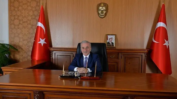 Vali Kamçı 'Türkiye Cumhuriyetinin 95'nci yıldönümünü gururla kutlamaktayız'
