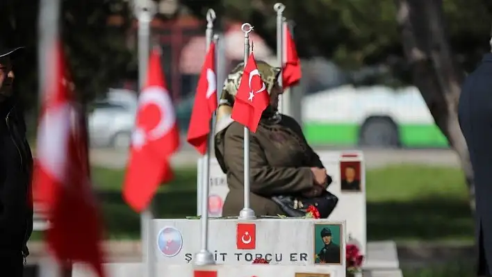 Vali Süleyman Kamçı, 'Çanakkale'deki birlik ve beraberlik, milletimize bu gün de yol göstermektedir'
