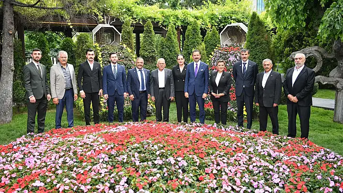 Valizlerle değil, özlemle geldiler: 'İlk defa böyle karşılandık'