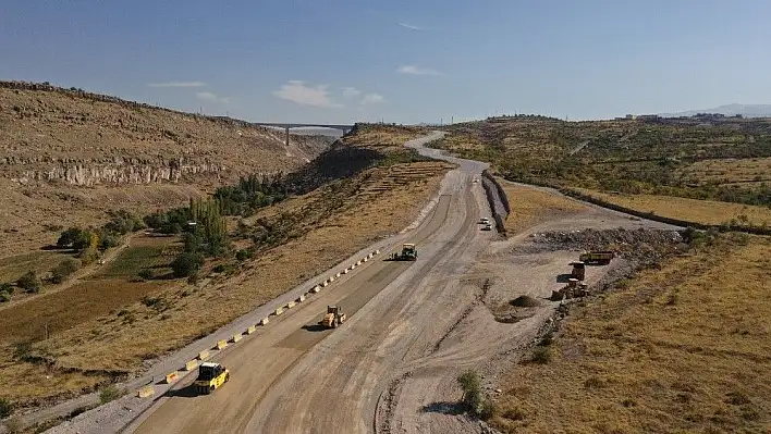 Viyadük bağlantı yollarında sona gelindi
