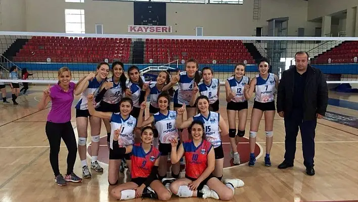 Voleybol altyapıda OSB Teknik Atletik set vermeden şampiyon oldu