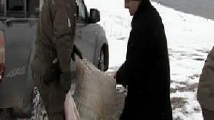 YABANİ HAYVANLARA 2 YILDA 7 TON YEM BIRAKILDI