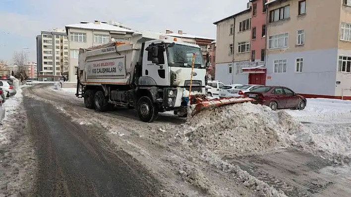 Yağış durdu, Talas'ta kar temizliği başladı