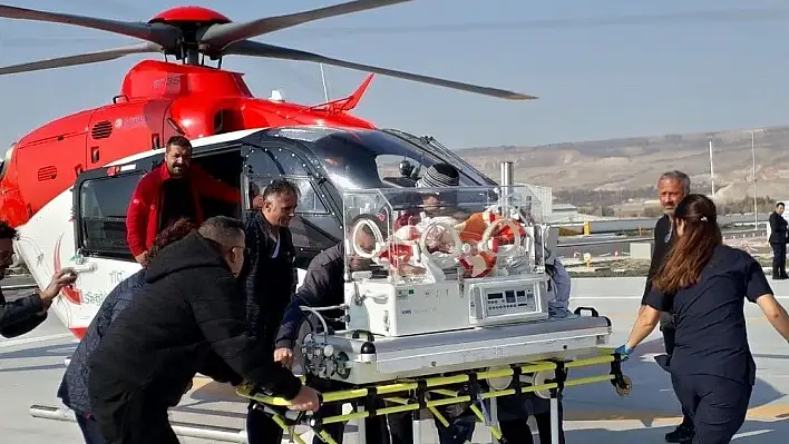 Yahşi Bebek, Helikopter Ambulansla Hayata Tutundu