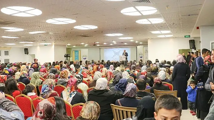 Yahyalı'da 'Bilinçli aile, ideal gençlik' konferansı
