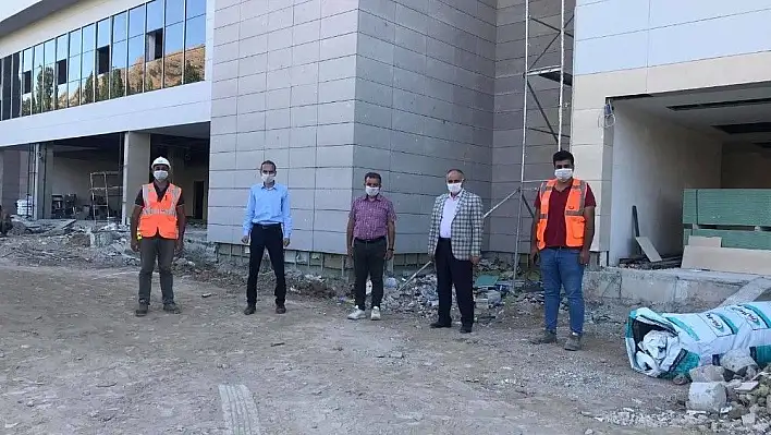 Yahyalı'da hastane inşaatına duygulandıran yardım