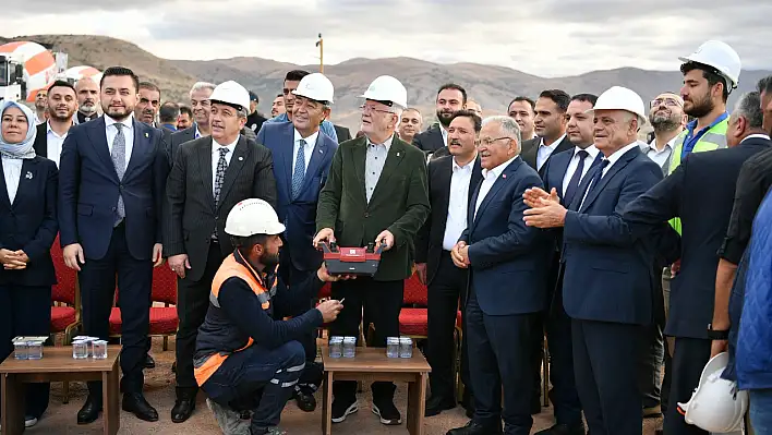 Yahyalı'da hem ev hem de iş sevinci!