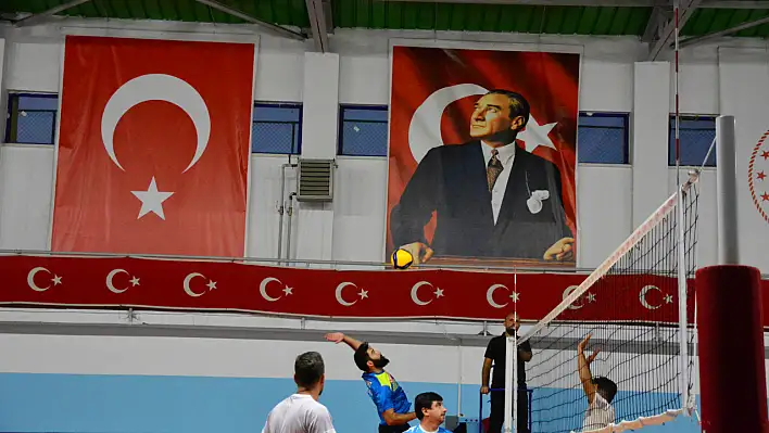 Yahyalı'da voleybol turnuvası düzenlendi