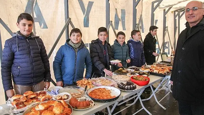 Yahyalı'da Yemen için kermes düzenlendi
