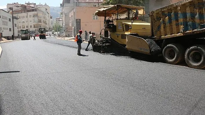 Yahyalı'da yol çalışmaları hız kesmiyor
