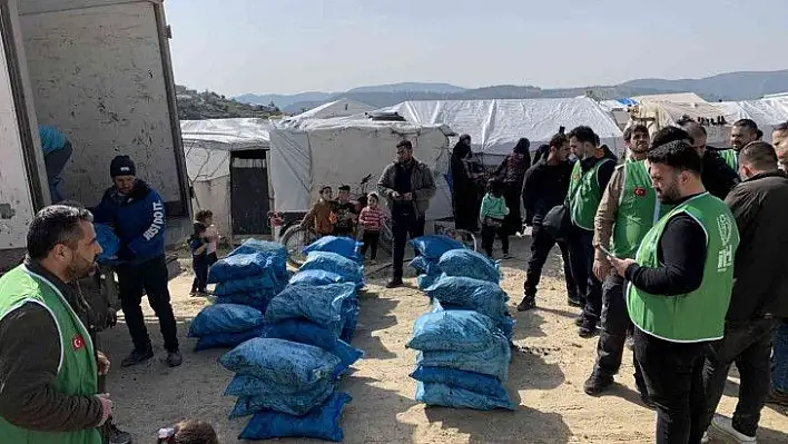 Yahyalılı gençler Suriye'deki çocukları ısıttı