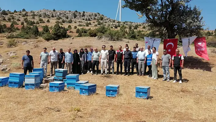 Yahyalılı kadınlar emek ve azimlerini bal olarak hasat etti