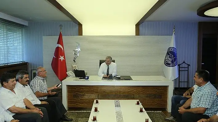 Yahyalılı muhtarlar Başkan Çelik'i ziyaret etti

