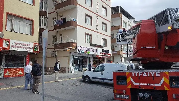 Yaşlı kadının yardımına polis ve itfaiye koştu