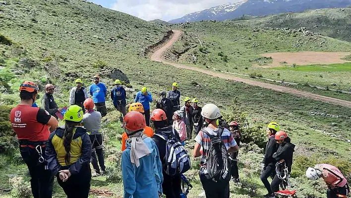 Eğitim tamamlandı...