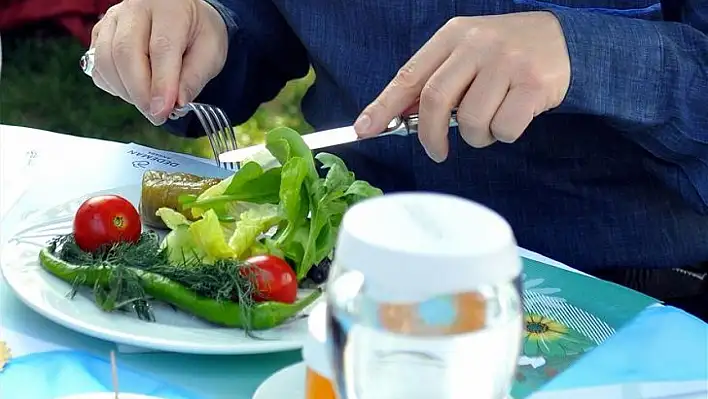 Yaz sıcağında doğru beslenme şart