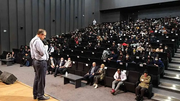 Hayati İnanç Tekden'li öğrencilerle buluştu