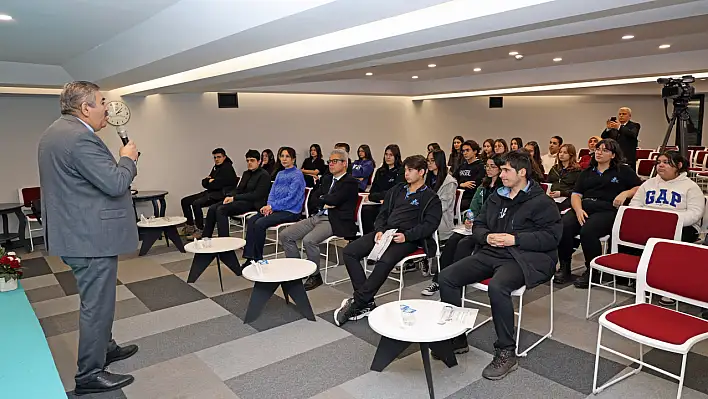 Yazar Okulu Seminerleri devam ediyor