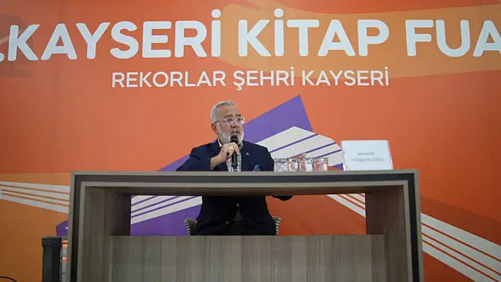 Yazar Yenişehirlioğlu, kitapseverlerle buluştu