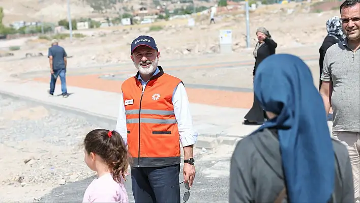 Yeni konutlar, parklar ve sosyal tesis çalışmaları sürüyor... O mahalle daha modern hale geliyor