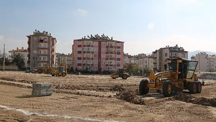 Yeni Mahalleye yapılacak parkın zemin çalışmalarına başlandı
