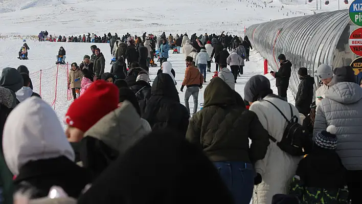 Yerli ve yabancı turistlerin gözdesi doldu taştı