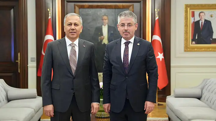 Yeşilhisar bekliyordu! Çopuroğlu, dosyayı Bakana bizzat kendi teslim etti!