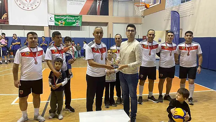 Yeşilhisar'da voleybol heyecanı