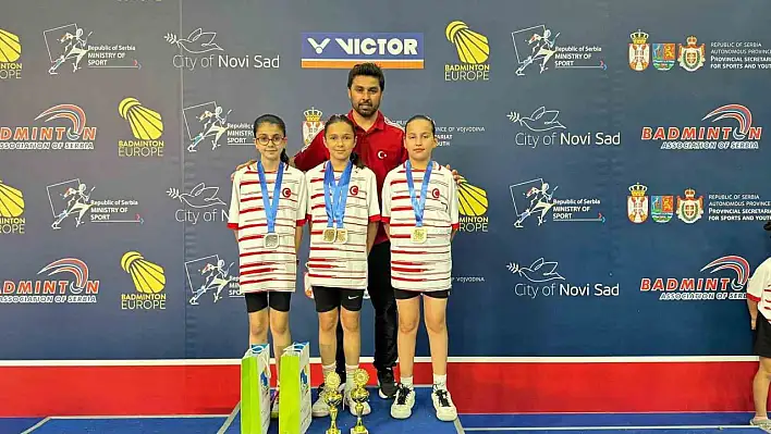 Kayseri'nin genç badmintoncuları Zagreb yolcusu