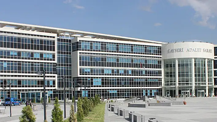 15 yıl hapis aldı, mahkemeden gülerek çıktı