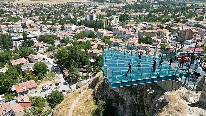 Yoğun ilgi gören Kayseri'nin ilk terasında engelli vatandaşlara yeni hizmet