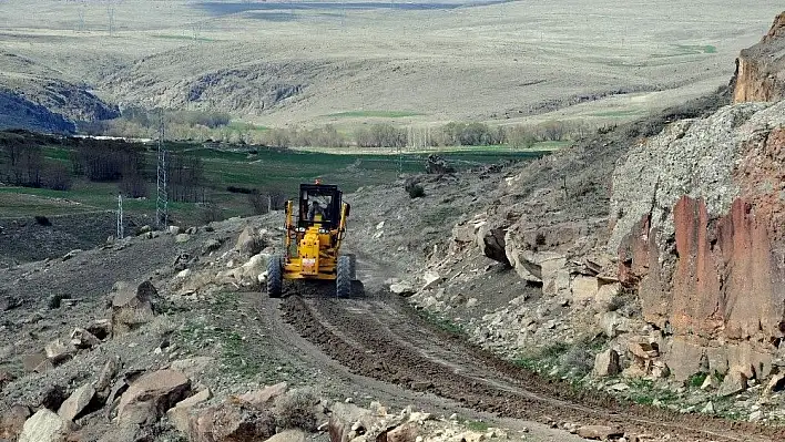 Yol ve metruk ev temizliği çalışmaları tüm hızıyla devam ediyor