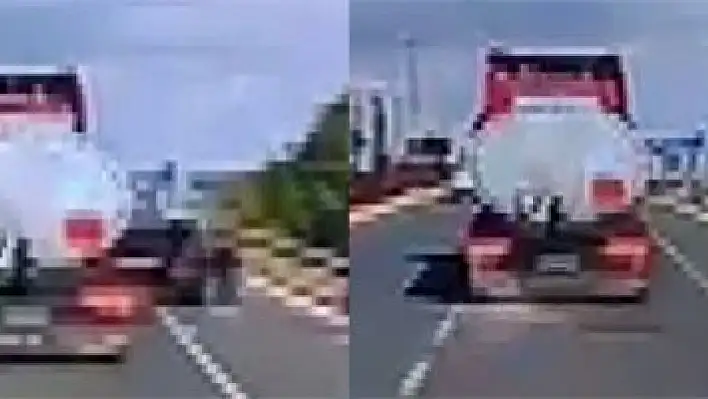 Yola kontrolsüz giren otomobil bariyerle tırın arasına sıkıştı!