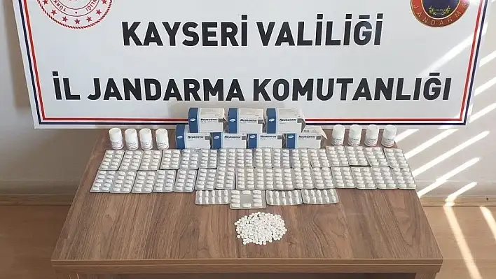 Yolcunun valizinden uyuşturucu hap çıktı