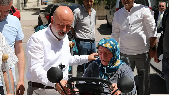 Yolda kalan engellilere büyük kolaylık