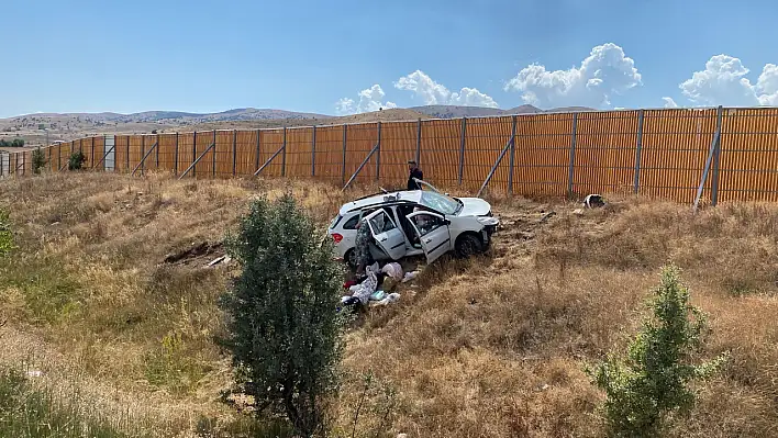 Yoldan çıkan araçta dört kişi yaralandı