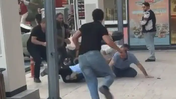 Kiracı, dükkan sahibini bıçakla yaraladı