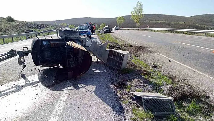Minibüs takla attı attı: Ölü ve yaralılar var