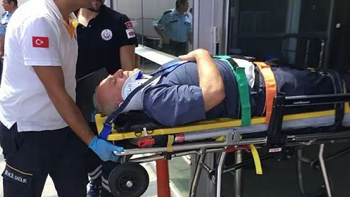 Kamyondan düştü yaralandı