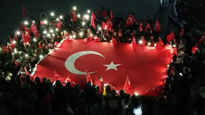 Yurtlarda kalan öğrencilerden Mehmetçiğe destek
