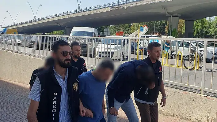 Narkotik polisinden kaçamadılar