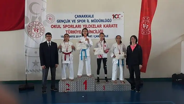 Zişan Gürsoy Karate Yıldızlar Kumite'de Türkiye Şampiyonu