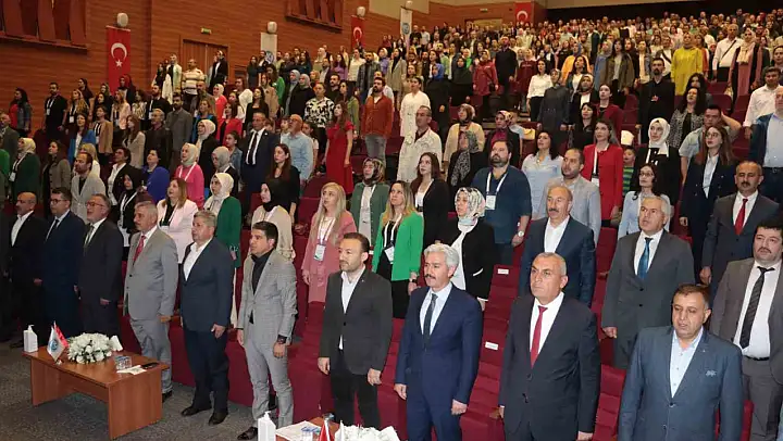 'İnsanlığı iyi yerlere taşımanın ümidindeyiz'