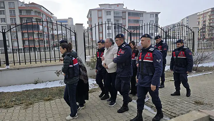 Akıllara durgunluk veren olayda Kayseri detayı! 21 yıl ölen kardeşinin maaşını almış
