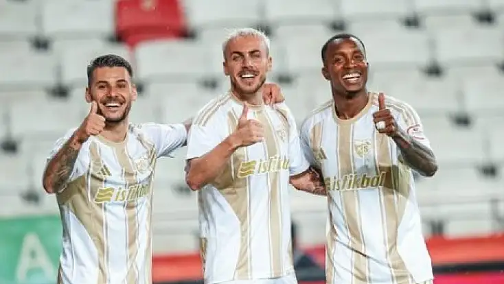 Kayserispor 49 yıl sonra bir ilki başardı