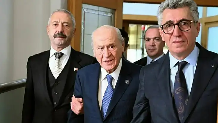 Baki Ersoy, Bahçeli'nin Sarallar ve Şahinler buluşmasından yeni kare paylaştı!