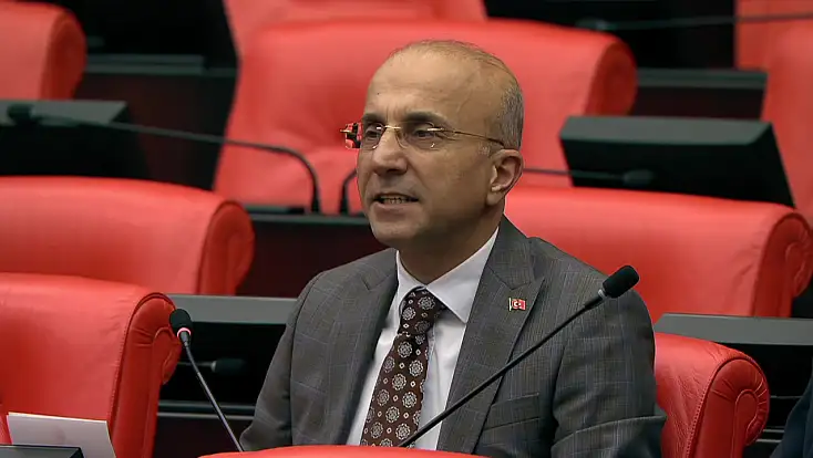 CHP’li Genç: 'Ay yıldızlı al bayrak bu milletin ortak onurudur'